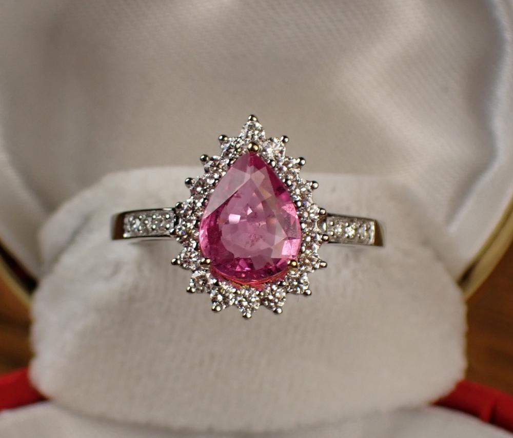 Appraisal: PINK SAPPHIRE DIAMOND AND FOURTEEN KARAT GOLD RING The k