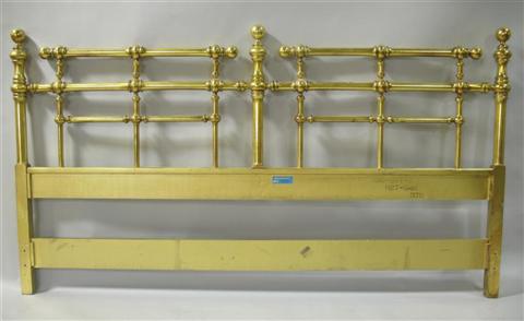 Appraisal: DREXEL HERITAGE GILTWOOD KING SIZE HEADBOARD Three turned posts with