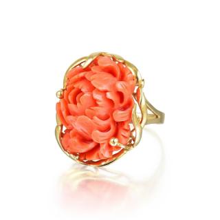 Appraisal: A Carved Coral Flower Ring Comprising a carved flower-shaped coral