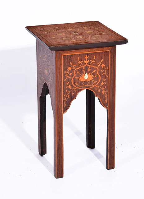 Appraisal: AN EDWARDIAN ROSEWOOD AND INLAID SQUARE OCCASIONAL TABLE with Moorish