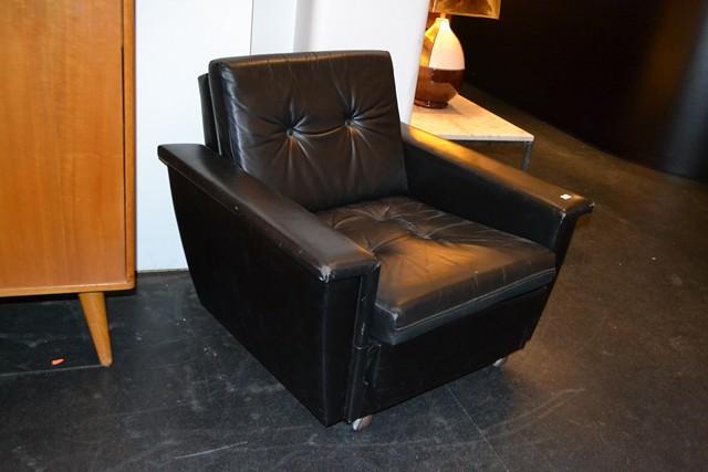 Appraisal: A PAIR OF 'S BLACK LEATHER ARMCHAIRS