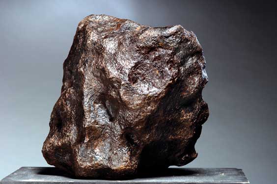 Appraisal: A MASSIVE IRON METEORITE END PIECE Coarse octahedrite Campo del