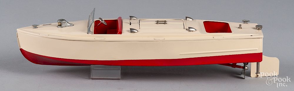 Appraisal: Lionel craft clockwork speedboat Lionel craft clockwork speedboat l Condition