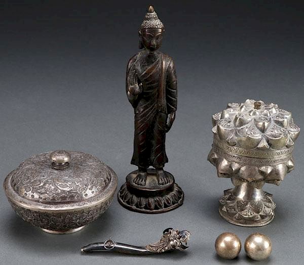 Appraisal: TH CENTURY MIDDLE EASTERN DECORATIVE ARTS A GROUP OF MIDDLE