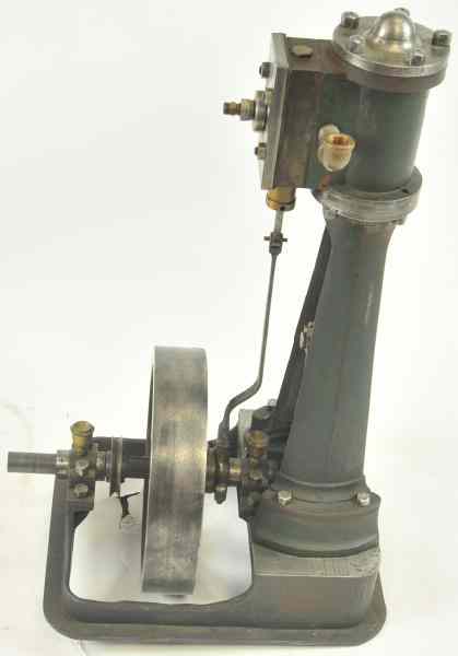 Appraisal: REVERSING BOTTLE ENGINE Well cast and large scale model needs