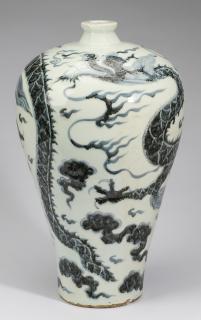 Appraisal: Large Chinese meiping dragon vase h Large Chinese blue and