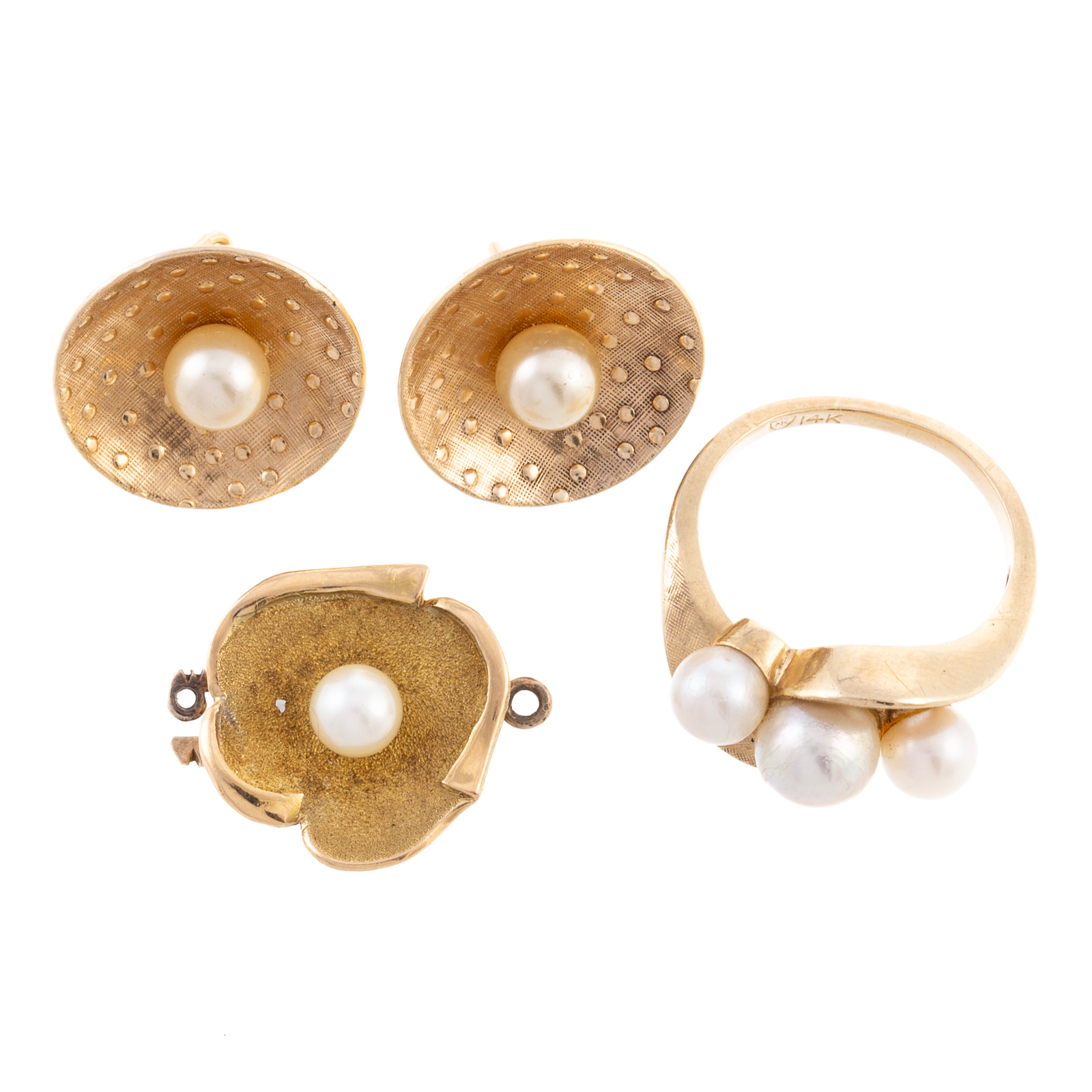 Appraisal: A COLLECTION OF PEARL JEWELRY K yellow gold ring featuring