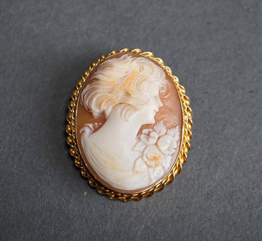 Appraisal: TESTED -KARAT YELLOW-GOLD AND SHELL CAMEO PENDANT-BROOCH L INTested -Karat