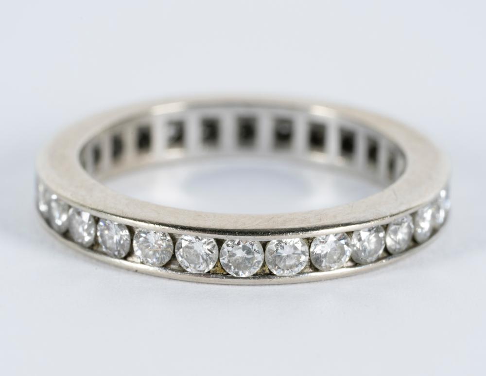 Appraisal: KARAT WHITE GOLD DIAMOND ETERNITY BANDcontaining diamonds F-G VS weighing