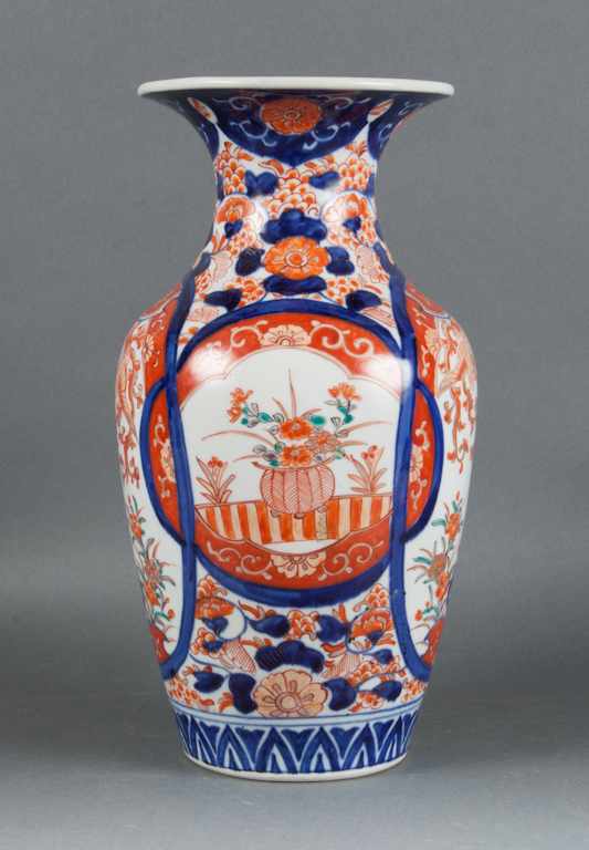 Appraisal: Japanese Imari porcelain vase fourth quarter- th century in H