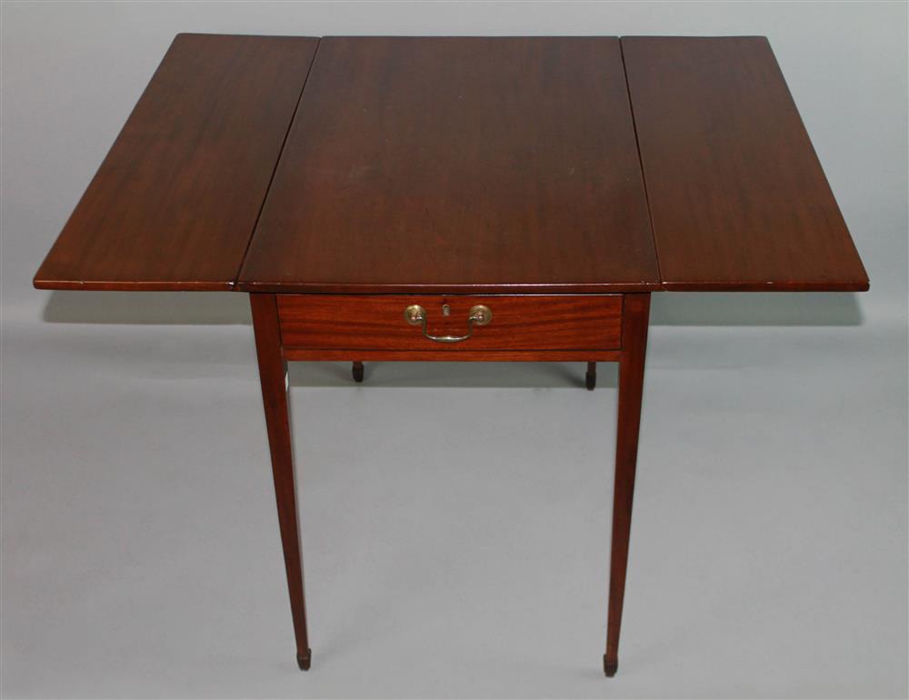 Appraisal: GEORGIAN MAHOGANY PEMBROKE TABLE having a rectangular top with drop