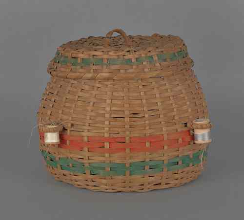 Appraisal: Splint sewing basket th c h