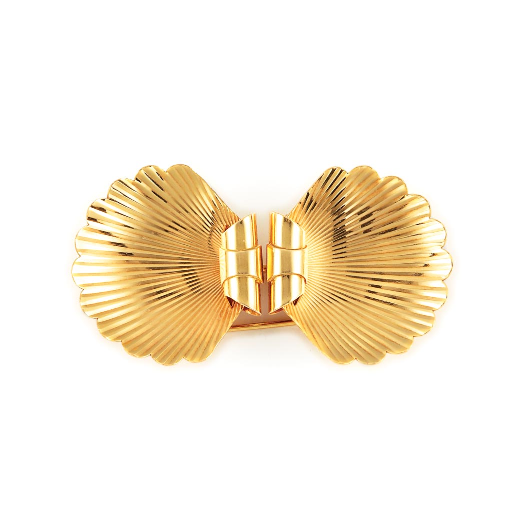 Appraisal: Pair of Retro Gold Seashell Clip-Brooches kt ap dwt