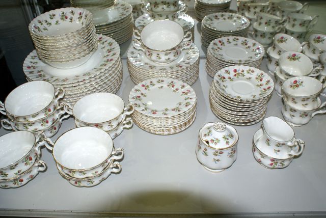 Appraisal: A Royal Albert 'Winsome' pattern dinner service for twelve approximately