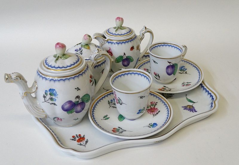 Appraisal: Piece Richard Ginori Porcelain Set Piece Richard Ginori Porcelain Set