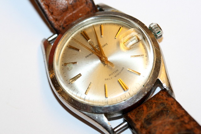 Appraisal: A GENTLEMANS TUDOR PRINCE-OYSTERDATE WATCH rotor self winding with silvered