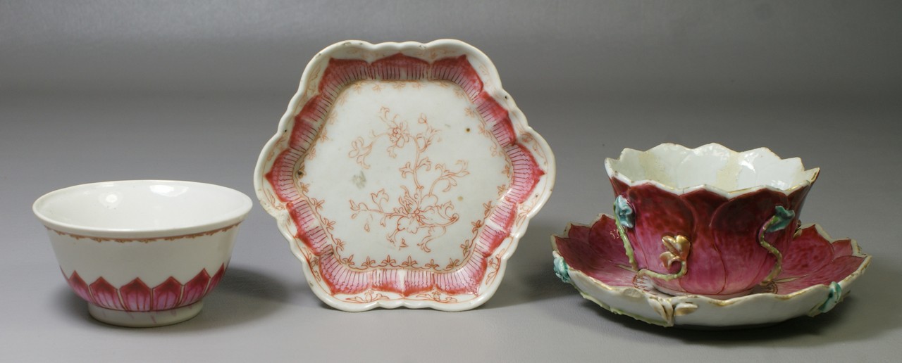 Appraisal: pcs Chinese Export Lotus Pattern Porcelain to include a cup