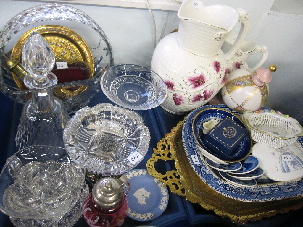 Appraisal: Lot comprising two trays of assorted ceramics and glass