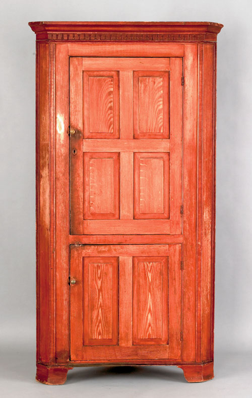 Appraisal: Pennsylvania pine one piece corner cupboard th c retaining an