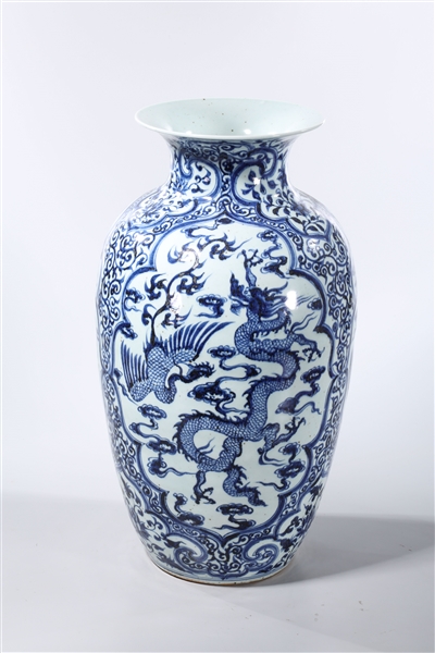 Appraisal: Chinese blue and white porcelain vase depicting phoenix and dragons