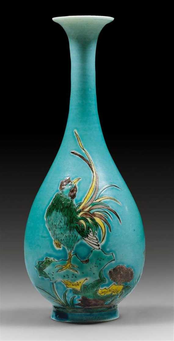 Appraisal: A SMALL PEAR SHAPED VASE WITH A ROOSTER ON TURQUOISE