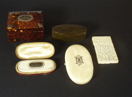 Appraisal: A George III ivory patch box of oval form a