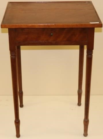 Appraisal: EARLY TH CENTURY AMERICAN FEDERAL SHERATONSTYLE ONE DRAWER STAND FLAMED