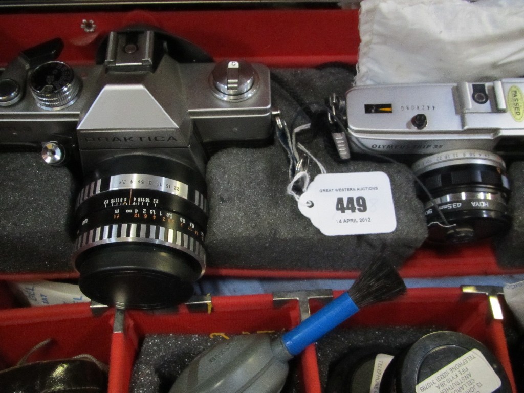 Appraisal: Lot comprising Praktica camera in case box of assorted cameras