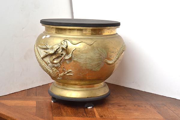 Appraisal: A SUBSTANTIAL CHINESE BRONZE JARDINERE the body cast with dragon