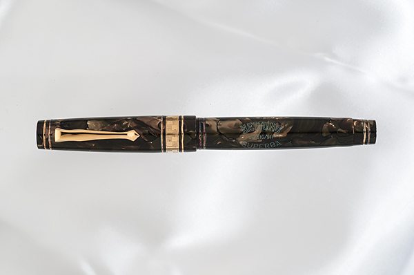 Appraisal: Nettuno Superba Muschiata Limited Edition fountain pen Number of Green