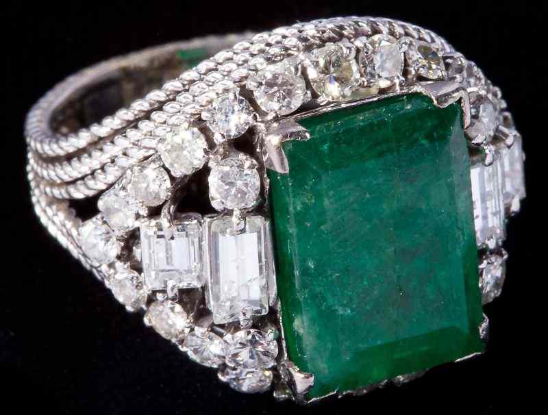 Appraisal: Vintage Platinum Emerald and Diamond Ringcirca set in the center