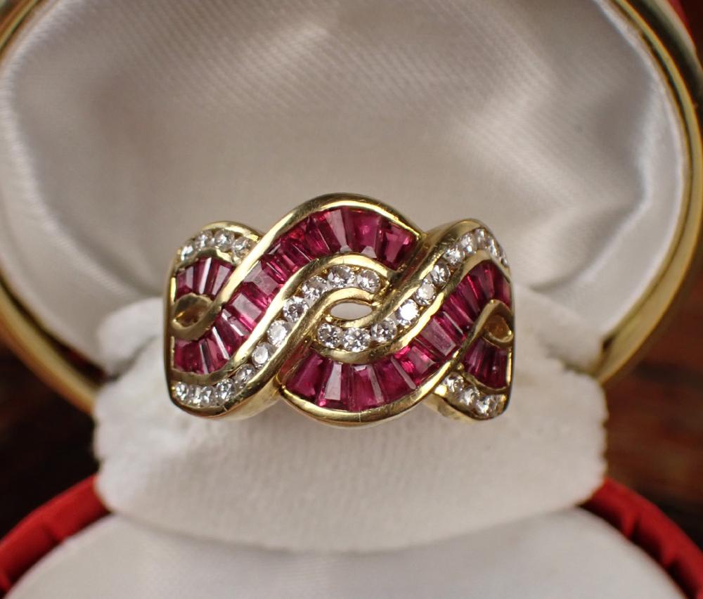 Appraisal: RUBY DIAMOND AND EIGHTEEN KARAT GOLD RING The k yellow