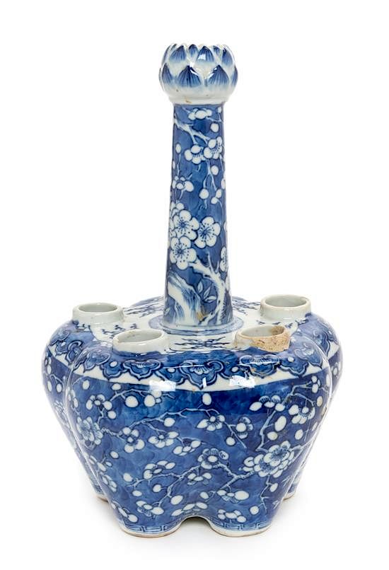 Appraisal: A Chinese Export Blue and White Porcelain Tulip Vase Height