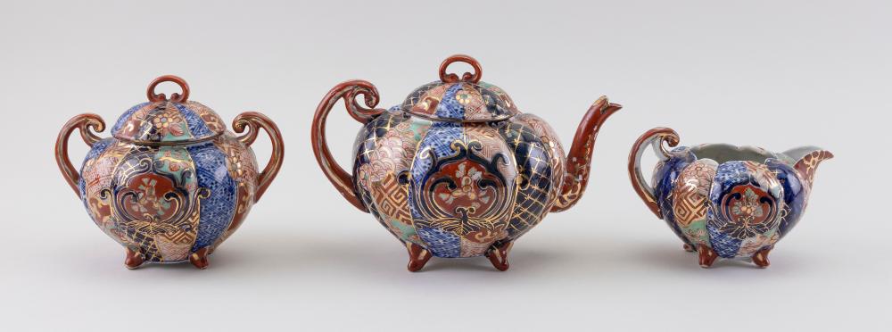 Appraisal: JAPANESE THREE-PIECE IMARI PORCELAIN TEA SET TH CENTURY TEAPOT HEIGHT