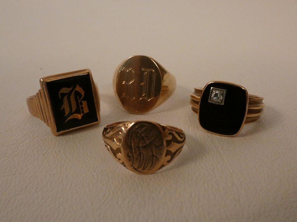 Appraisal: FOUR K GOLD RINGS Lot of four k mens gold