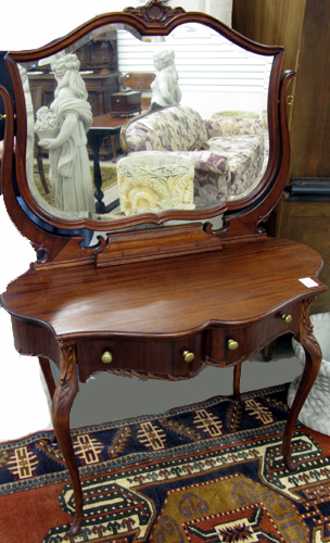 Appraisal: MAHOGANY DRESSING TABLE WITH ATTACHED TILT MIRROR French Louis XV