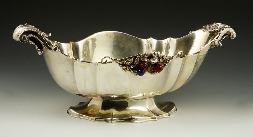 Appraisal: - Silver Centerpiece Bowl Centerpiece bowl silver with acanthus leaf