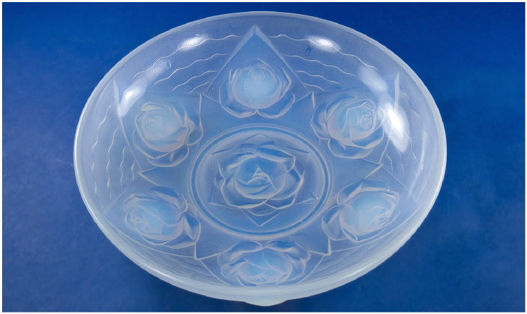 Appraisal: French Art Deco Opalescent Glass Bowl By Ezan The Shallow