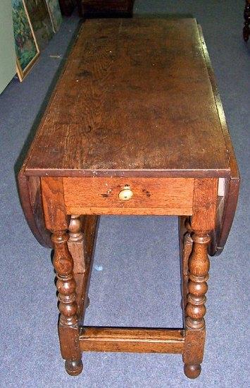 Appraisal: An early th Century oak gateleg table the rectangular top