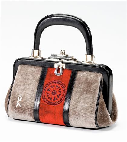 Appraisal: Roberta de Camerino Bagonghi bag In gray and red velvet