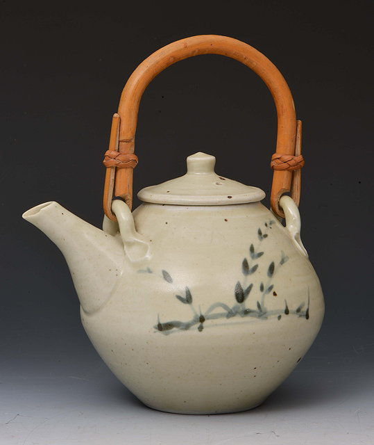 Appraisal: William Marshall British - Teapot and cover blue brushwork grass