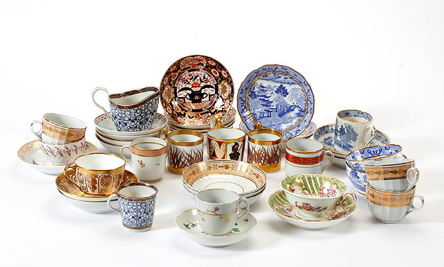 Appraisal: A GROUP OF TH AND TH CENTURY ENGLISH PORCELAIN TEA