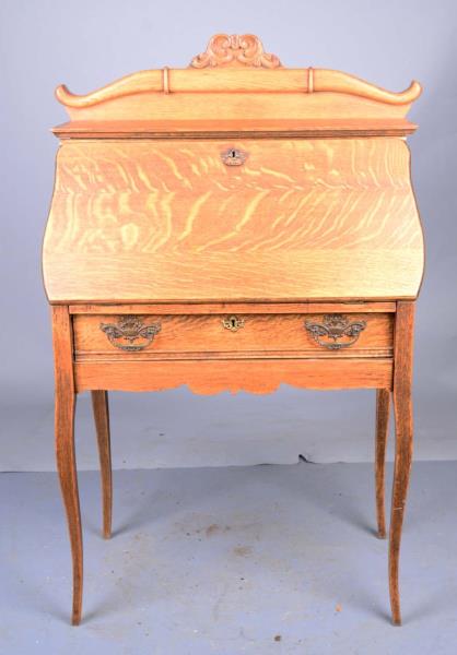 Appraisal: Oak Desk With Hinge Down Front And Drawers Fitted interior