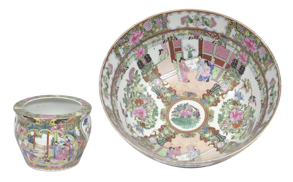 Appraisal: A LARGE CHINESE FAMILLE ROSE ENAMELLED PORCELAIN FOOTED BOWL AND