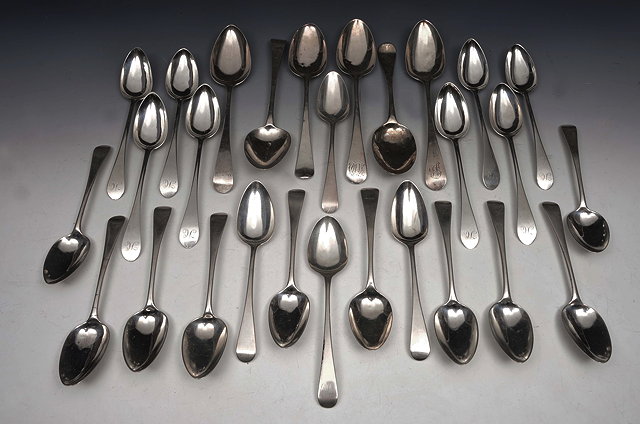 Appraisal: A SET OF EIGHT GEORGE III SCOTTISH SILVER DESSERT SPOONS