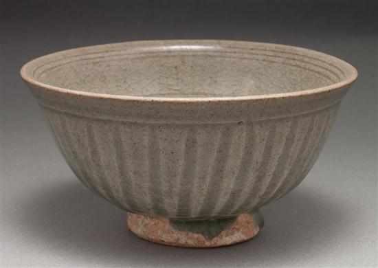 Appraisal: Chinese celadon glaze stoneware bowl th th century with exterior