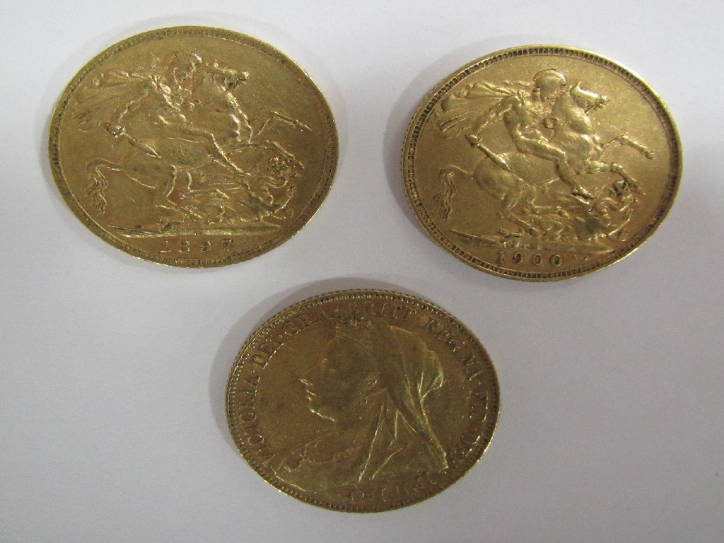 Appraisal: Three old Queen Victoria head sovereigns dated