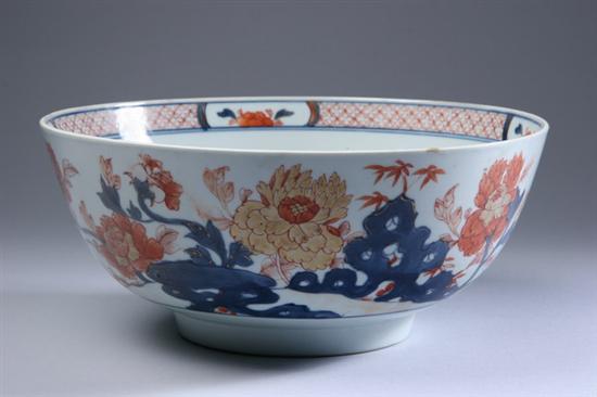 Appraisal: CHINESE IMARI PORCELAIN BOWL Circa With floral decoration - in