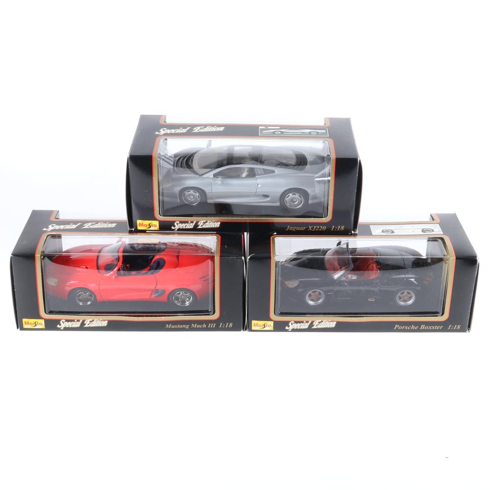 Appraisal: MAISTO SCALE DIECAST CARS Maisto Scale Diecast Cars Lot of