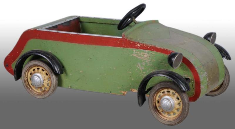 Appraisal: Wooden Metal European Swan Pedal Car Description s Chevron-Depose marked